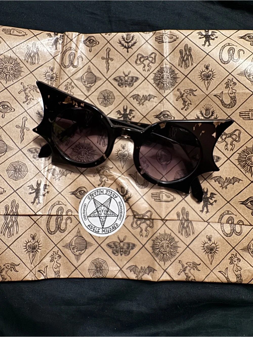 *RARE* Adele Mildred Black Tortie Batwing Sunnies